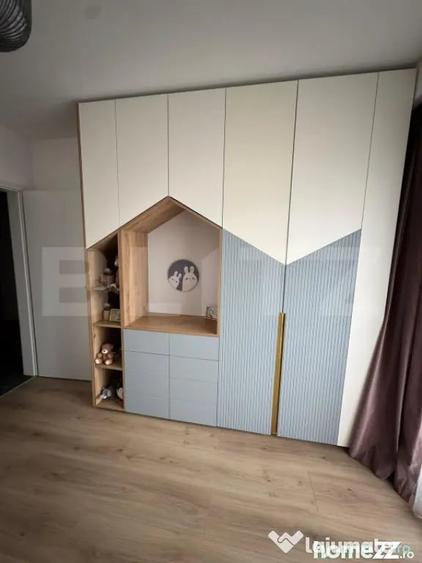 Apartament cu 3 camere decomandat în 13 Decembrie