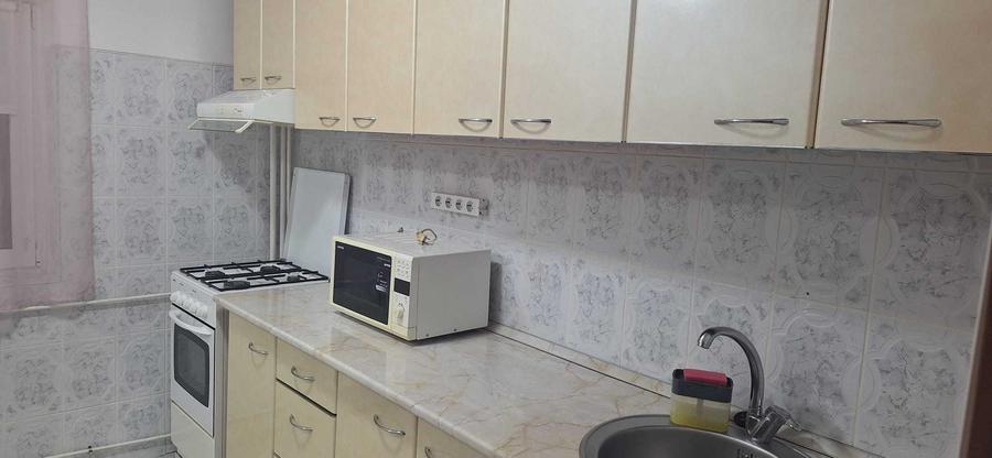 Apartament cu 3 camere decomandat în Brâncoveanu