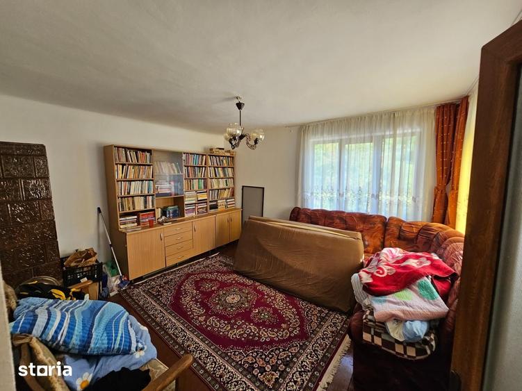 Casă cu 4 camere cu Teren 1280 Mp în Mănăstireni