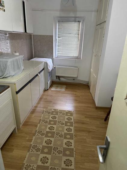 Apartament cu 4 camere decomandat în Exterior Vest