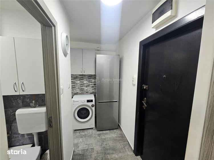 Garsonieră decomandată, mobilată în Micro IV