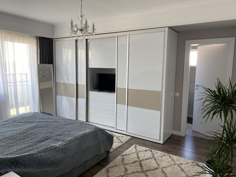 Apartament cu 4 camere decomandat în Aurel Vlaicu