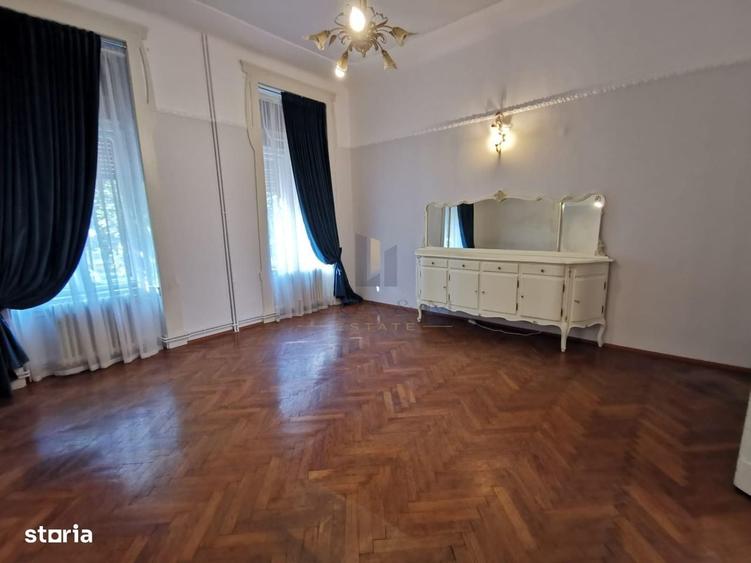 Apartament cu 4 camere în Central