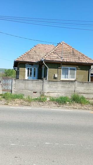 Casă individuală cu 2 camere cu Teren 1100 Mp în Mica
