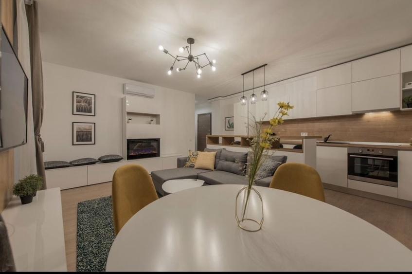 Apartament cu 3 camere decomandat în Exterior Vest