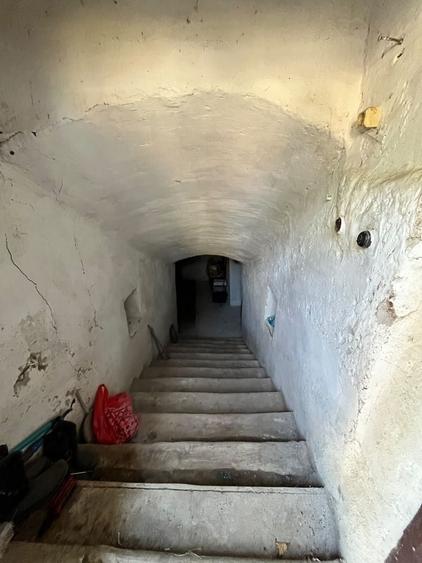 Casă cu 4 camere în Cuvin