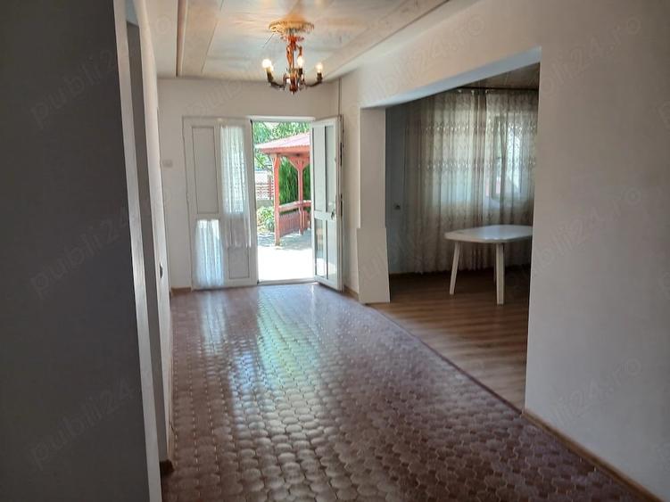 Casă cu 4 camere cu Teren 450 Mp în Bolintin-Deal