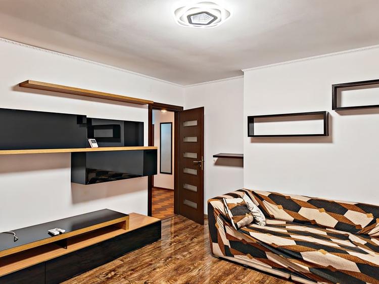 Apartament cu 2 camere decomandat în Brotăcei