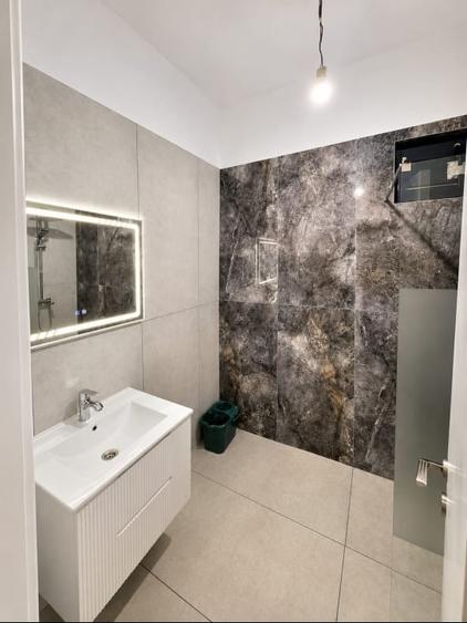 Casă individuală cu 4 camere cu Teren 350 Mp în Vidra