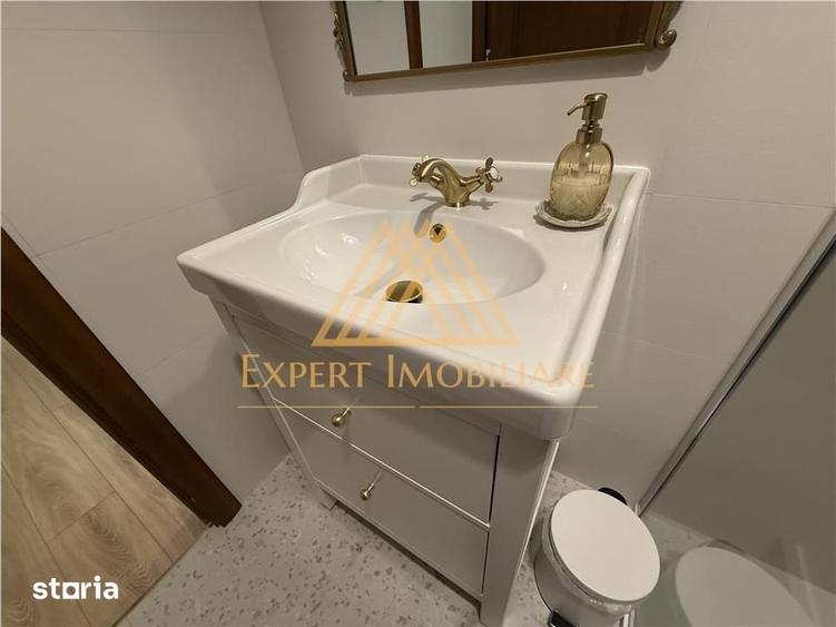 Casă cu 9 camere cu Teren 2000 Mp în Paltin