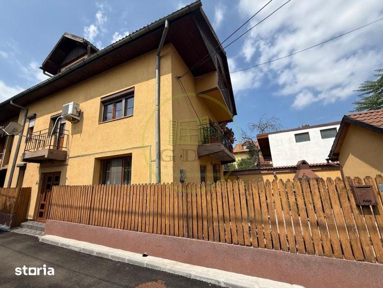 Casă cu 5 camere cu Teren 181 Mp în Rovine