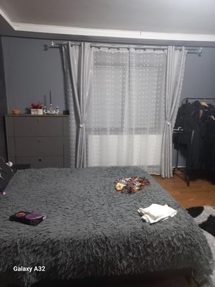Casă individuală cu 4 camere cu Garaj în Cărăstău