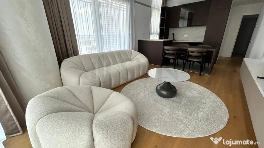 Apartament cu 3 camere semidecomandat în Floreasca