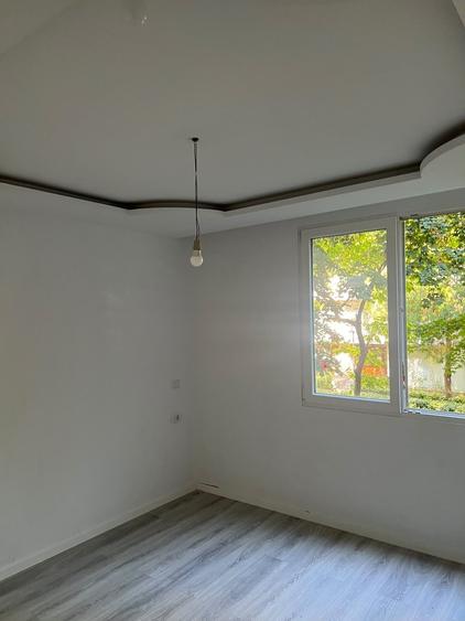 Apartament cu 3 camere decomandat în Valea Seacă