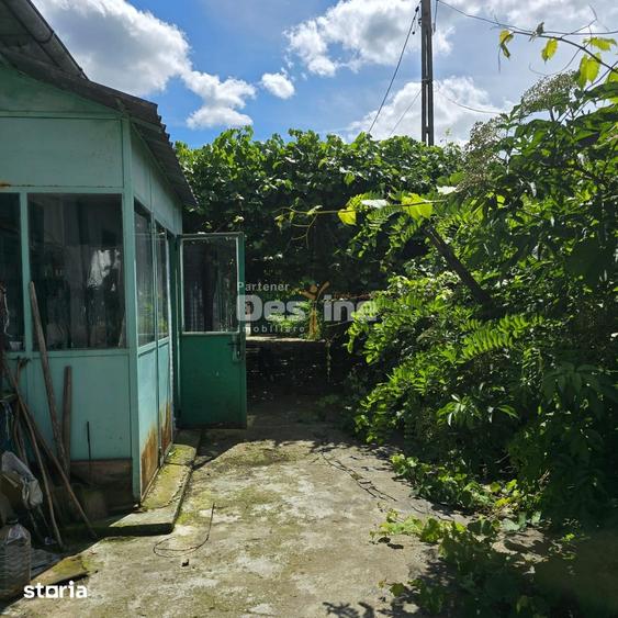 Casă cu 5 camere cu Canalizare în Ultracentral