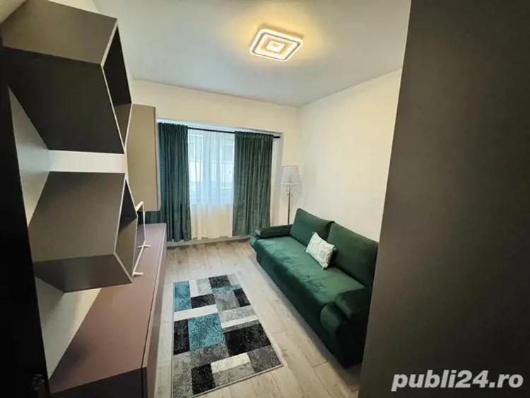 Apartament cu 3 camere decomandat, mobilat în Delfinariu