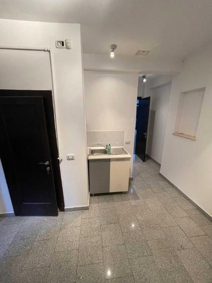 Apartament cu 4 camere decomandat în Armeneasca