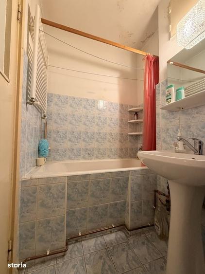 Apartament cu 2 camere decomandat în P-ța Victoriei