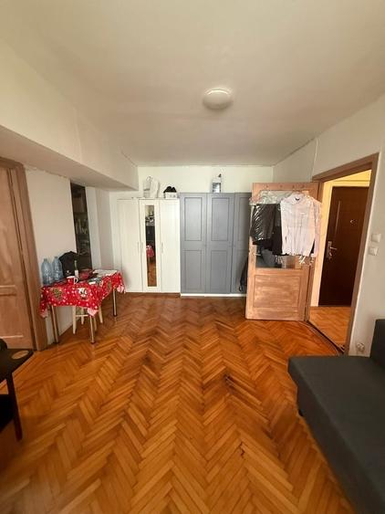 Apartament cu 2 camere semidecomandat în Universitate