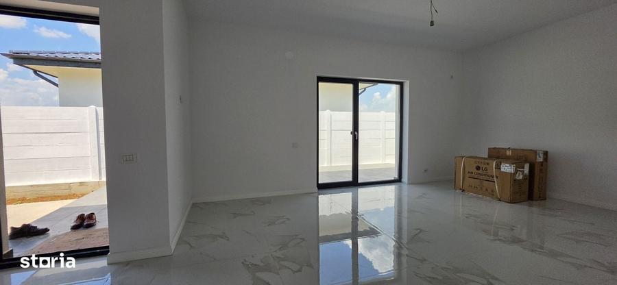 Casă cu 4 camere în Clinceni