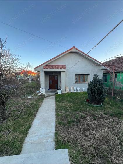 Casă cu 1 camere cu Teren 500 Mp în Plopi