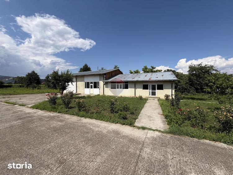 Spațiu comercial, de 310 mp, în Vârteșcoiu