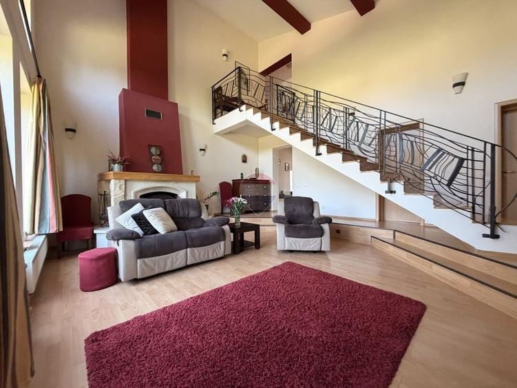Casă individuală cu 8 camere cu Teren 1947 Mp în Corbeanca