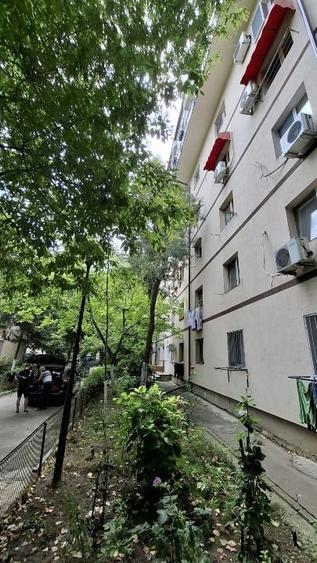 Apartament cu 2 camere semidecomandat în Brâncoveanu