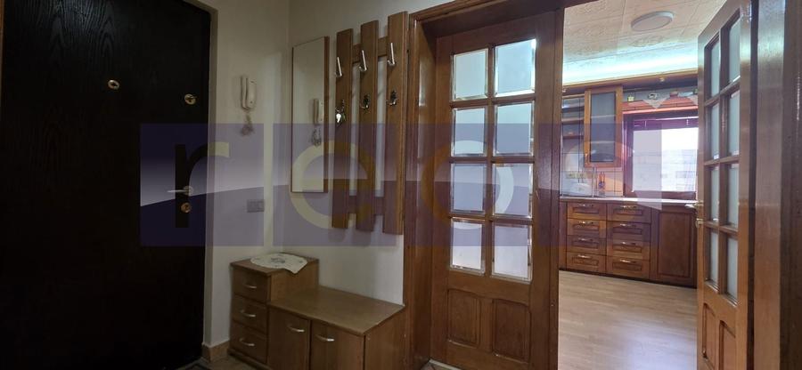 Apartament cu 4 camere decomandat, mobilat în Nerva Traian