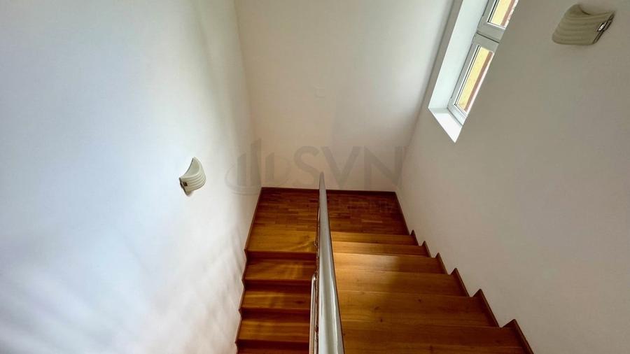Casă individuală cu 4 camere cu Garaj în Pipera