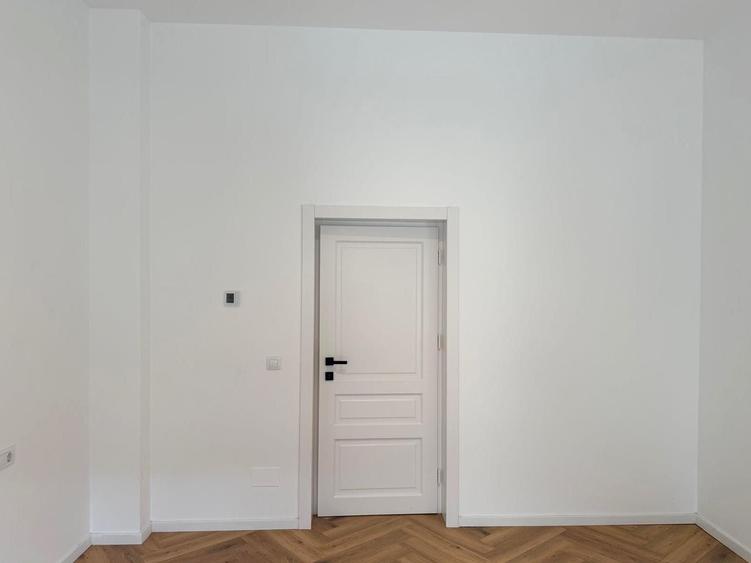 Casă cu 2 camere în Piața Unirii