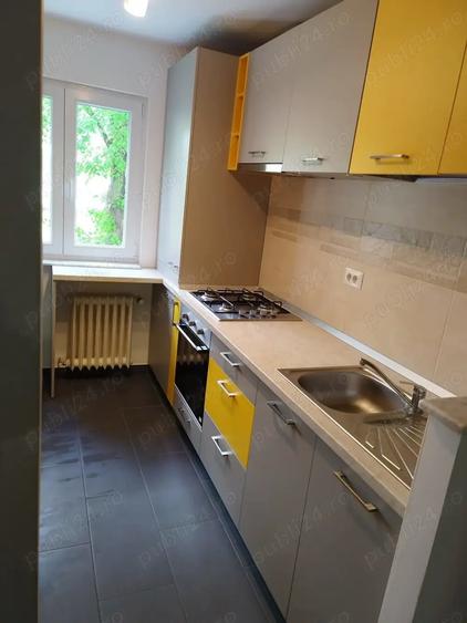 Apartament cu 3 camere decomandat în Exterior Vest