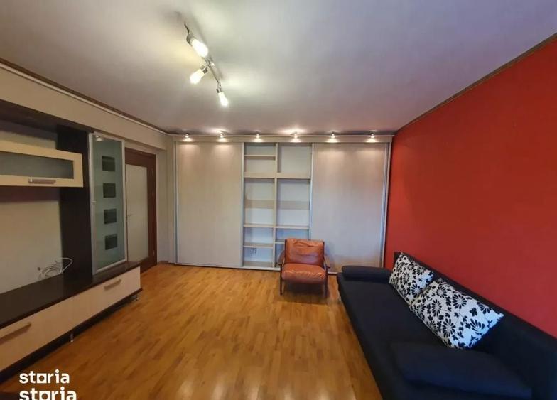 Apartament cu 3 camere decomandat în Lacul Morii