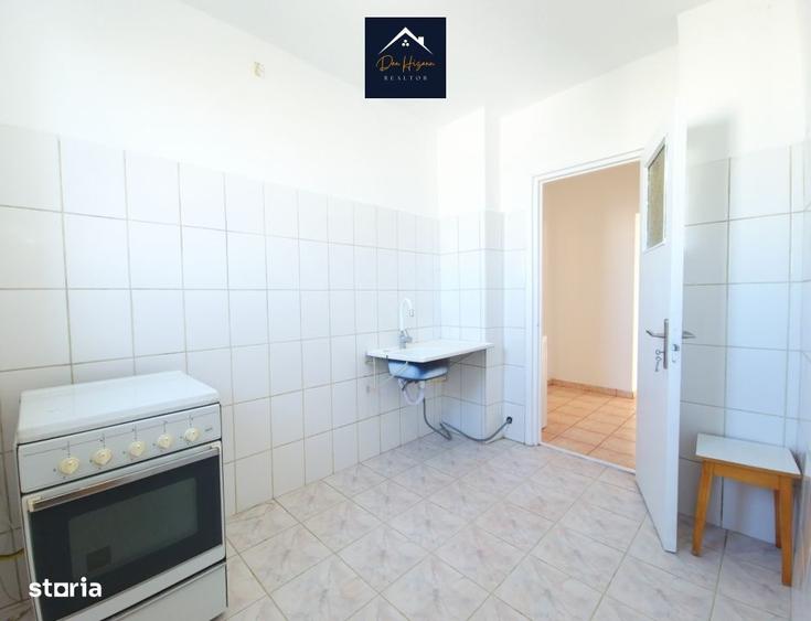 Apartament cu 3 camere decomandat în Sud