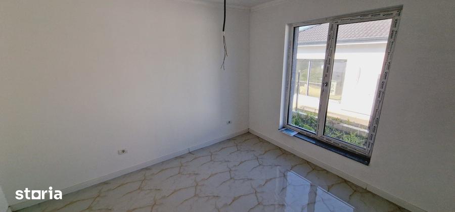 Casă cu 4 camere cu Teren 408 Mp în Oncea