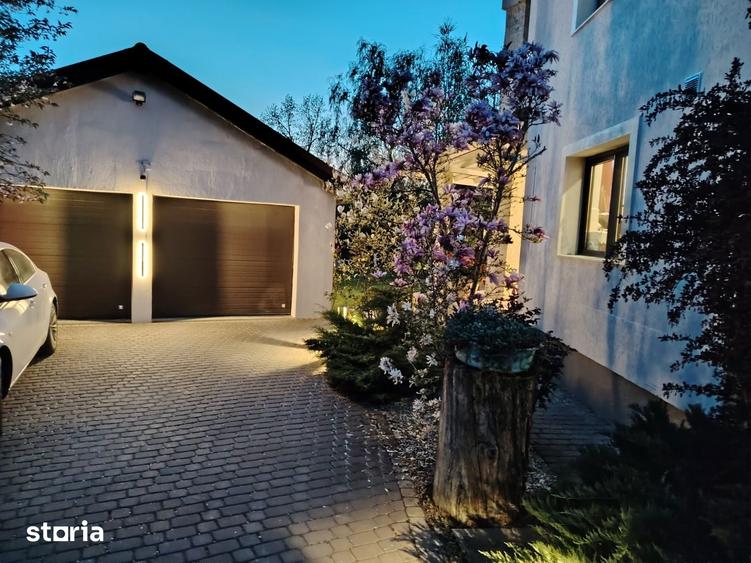 Casă cu 7 camere cu Teren 900 Mp în Corbeanca