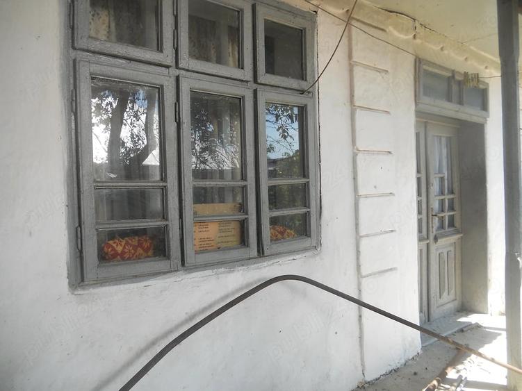 Casa la 25 km de Piatra Neamt spre Bacau - 5