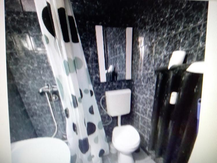 Garsonieră decomandată în Podu Roș
