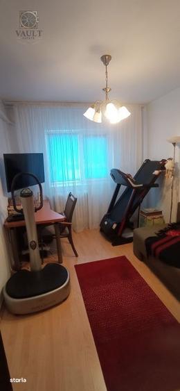 Apartament cu 3 camere decomandat în Teiul Doamnei