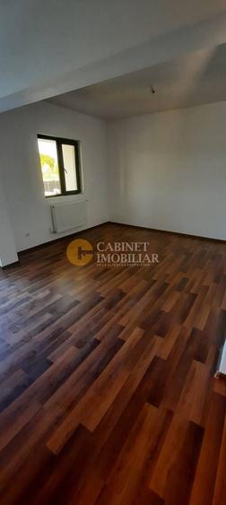Casă individuală cu 3 camere cu Canalizare în Holboca