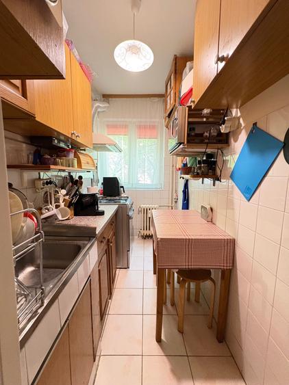 Apartament cu 3 camere semidecomandat în Circumvalațiunii