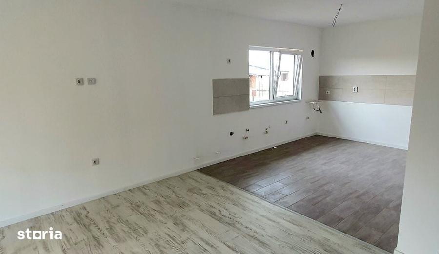 Casă cu 4 camere cu Teren 400 Mp în Crevedia