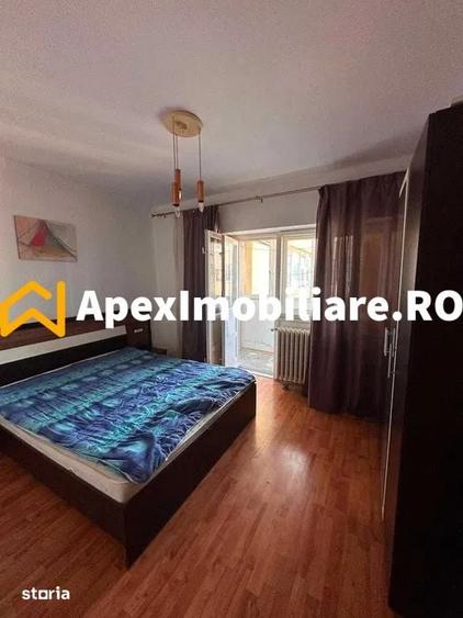 Apartament cu 4 camere decomandat în Tei