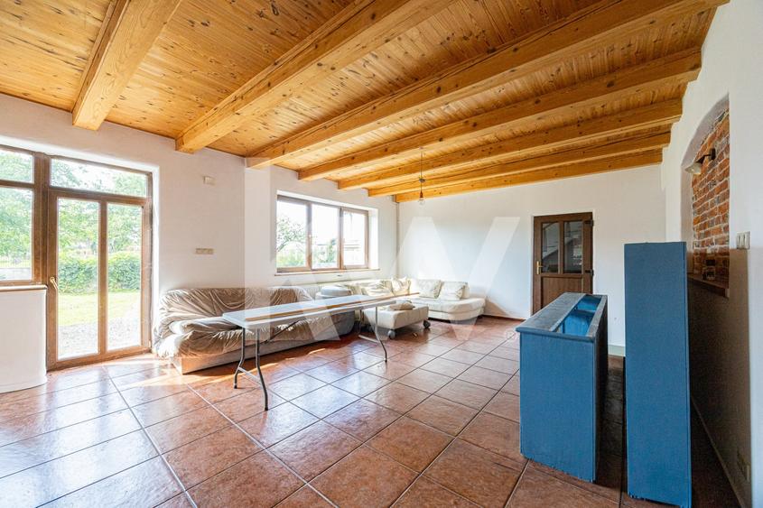 Casă individuală cu 20 camere cu Canalizare în Cristian