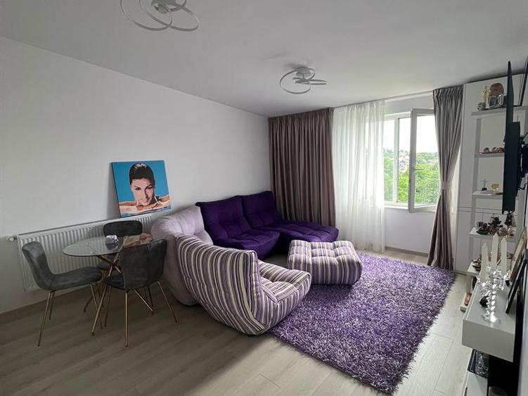Apartament cu 2 camere semidecomandat în Fălticeni