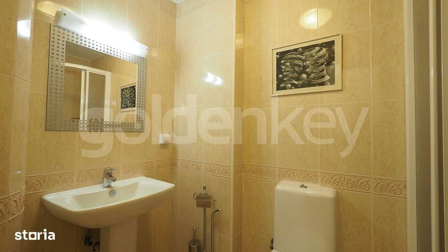 Apartament cu 5 camere, mobilat în Băneasa