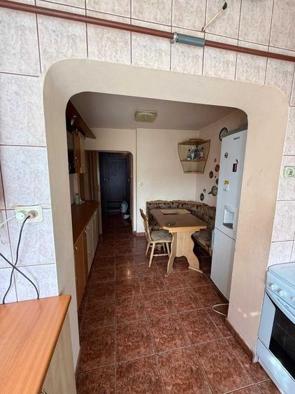 Apartament cu 3 camere decomandat în Soarelui
