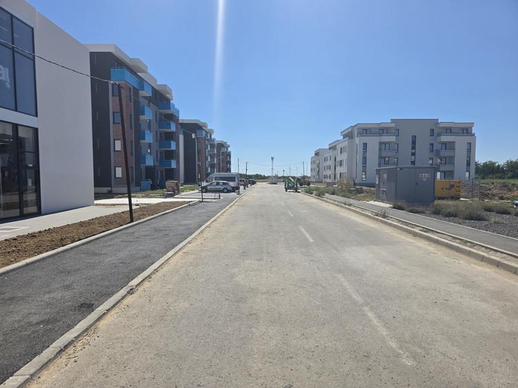 Apartament cu 2 camere decomandat în Micro 17