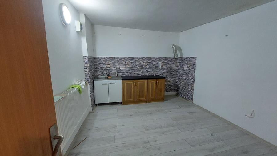Casă cu 4 camere în Dorobanți