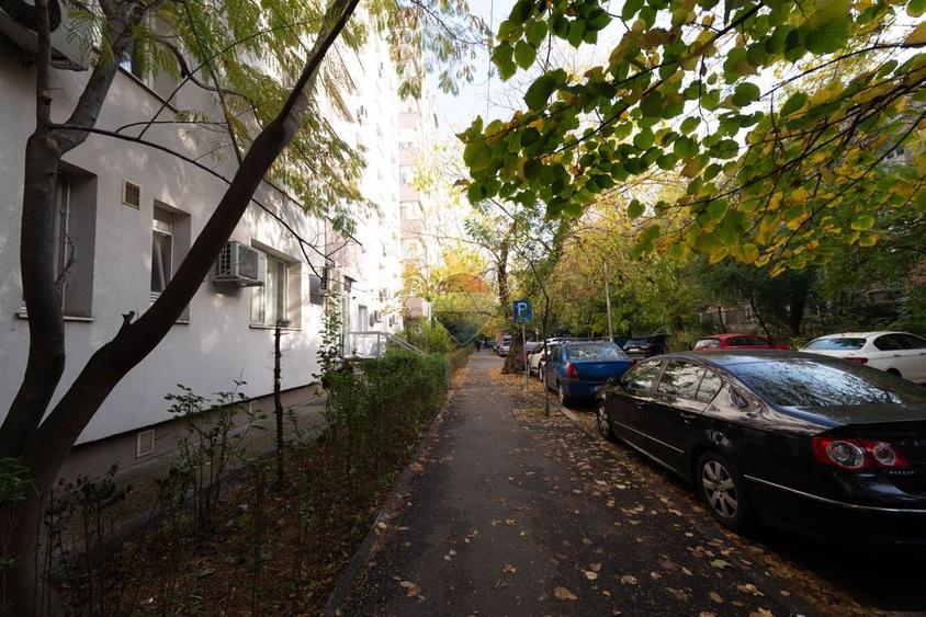Apartament cu 3 camere, mobilat în Gorjului